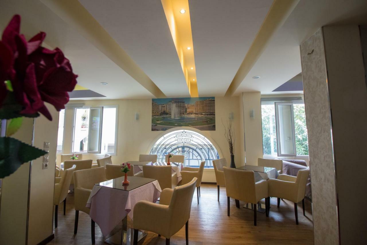 Cosmopolit Hotel 2*